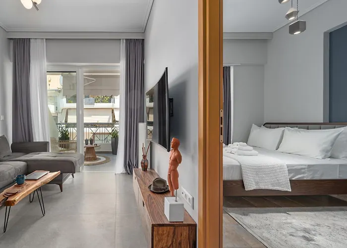 Luxurious Coastal Retreat In Central Glyfada